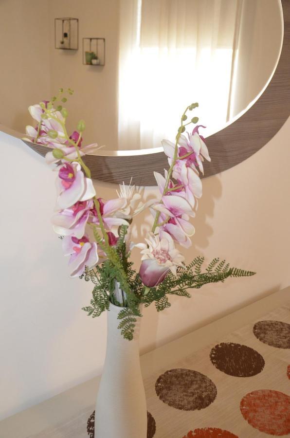 Lorenza Letting Apartment مرسلوك المظهر الخارجي الصورة