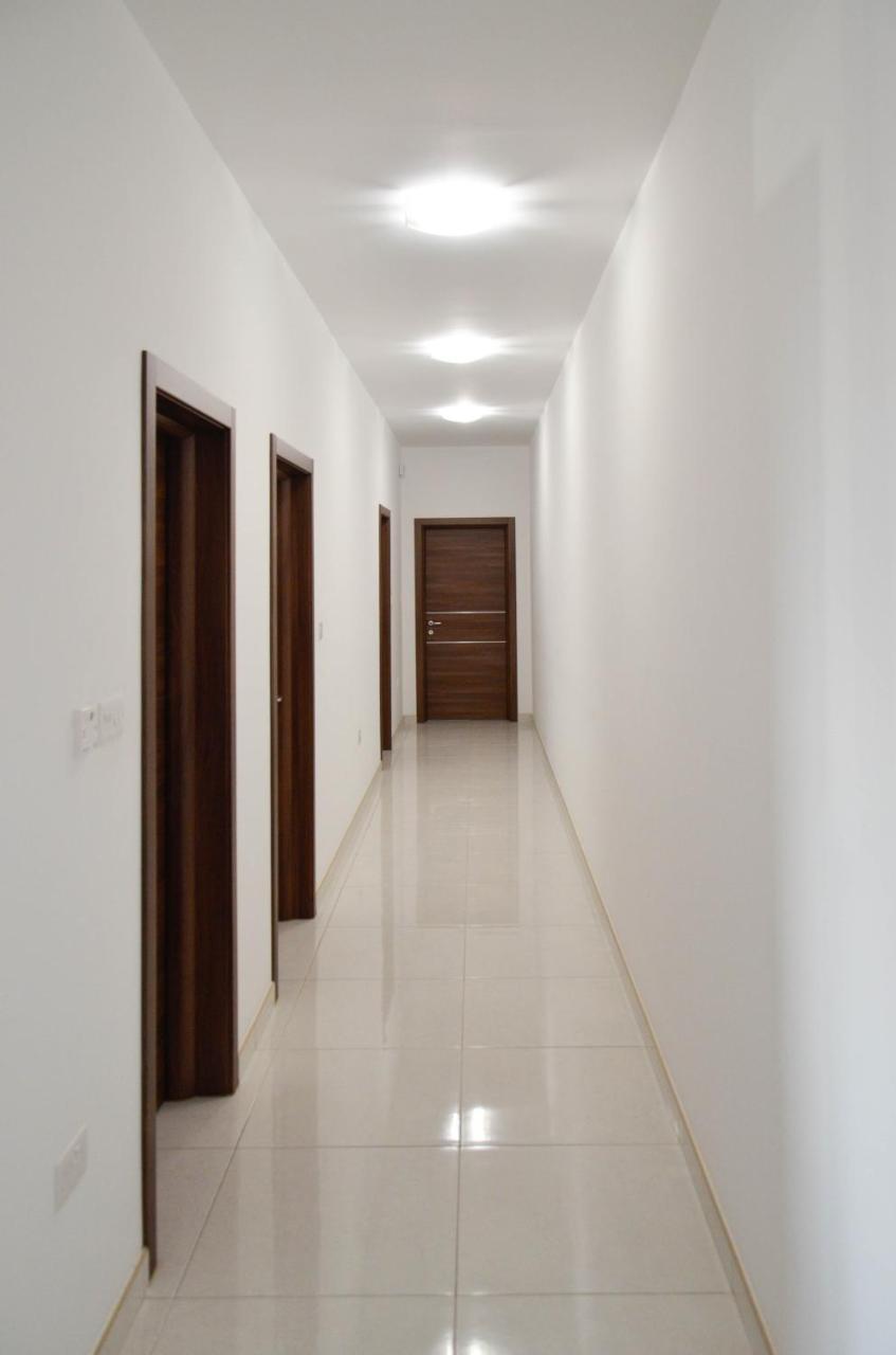 Lorenza Letting Apartment مرسلوك المظهر الخارجي الصورة